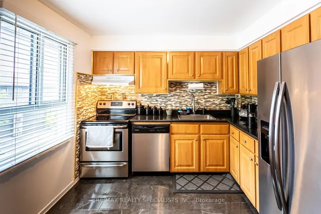 Additional image 14 of 405 Hyacinthe Blvd Unit 83