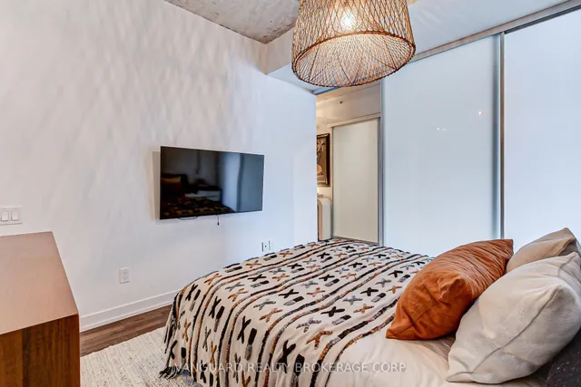 Additional image 30 of 560 King St Unit 516