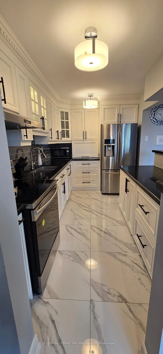 Additional image 10 of 44 LONGBOURNE Dr Unit 405