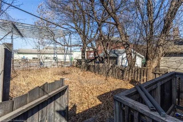 Additional image 8 of 31 Biggar Ave