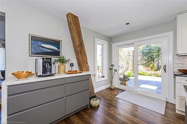 Additional image 9 of 8495 Appleby Line