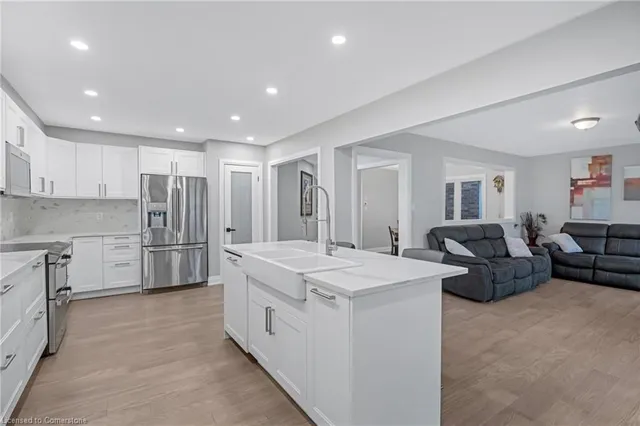 Additional image 20 of 158 Voyager Pass