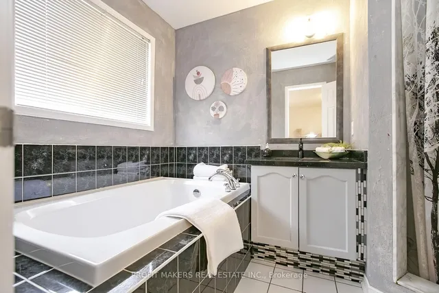 Additional image 22 of 39 Saddletree Tr