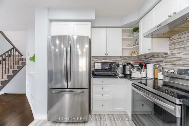 Additional image 18 of 37 Charleswood Cres