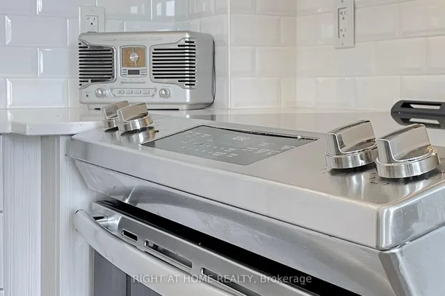 Additional image 11 of 385 Osler St Unit 202