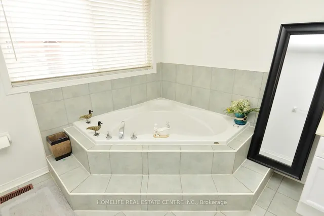 Additional image 32 of 19 Briardale Rd