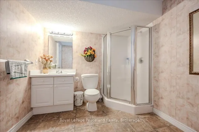 Additional image 32 of 58 Kestrel St