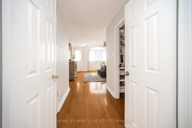 Additional image 34 of 21 National Cres