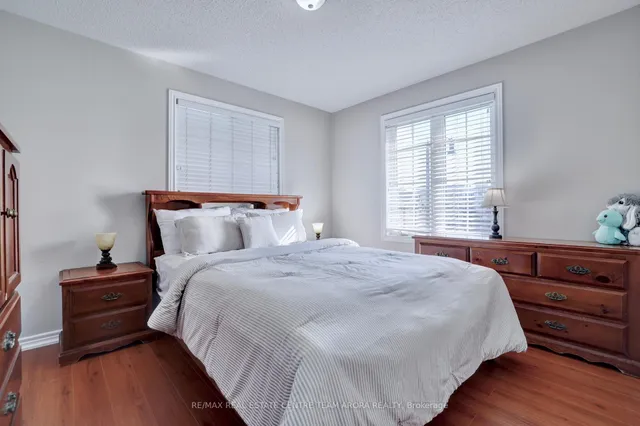 Additional image 29 of 61 Sky Harbour Dr