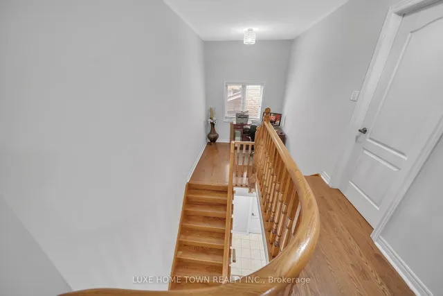 Additional image 23 of 26 Bluffwood Cres Cres