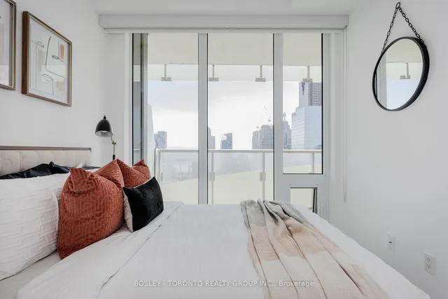 Additional image 27 of 197 Yonge St Unit 3909