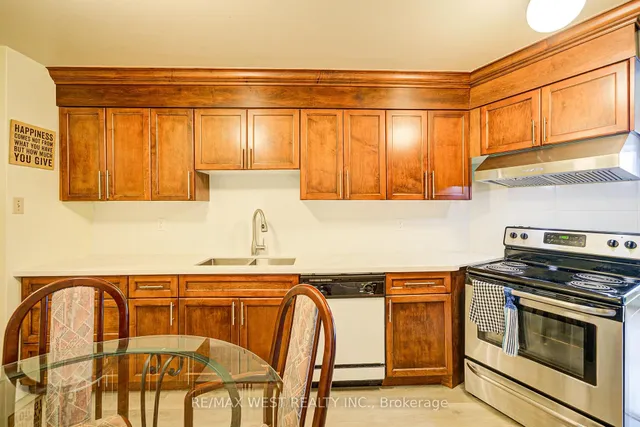 Additional image 13 of 150 Neptune Dr Unit 906