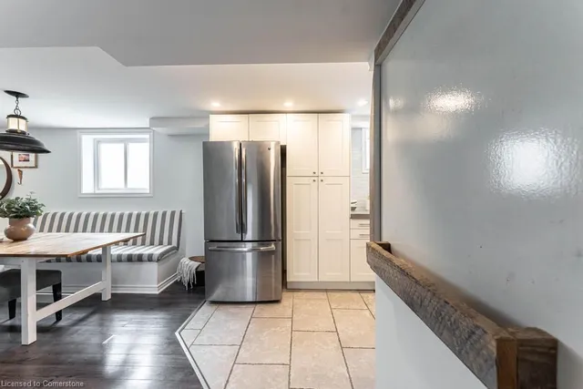 Additional image 26 of 14 Yorkdale Cres