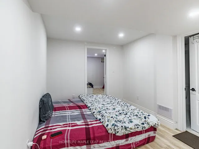 Additional image 34 of 144 Bloomsbury Ave
