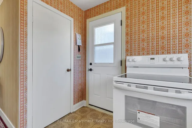 Additional image 21 of 1060 Brook View Ave