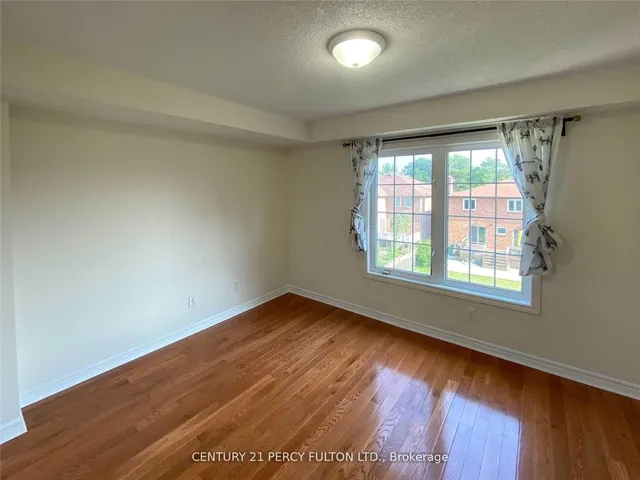 Additional image 8 of 169 Finch Ave Unit E