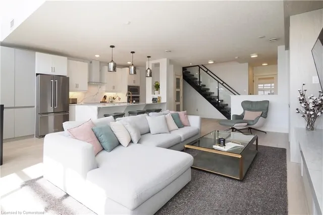 Additional image 7 of 112 Benton St Unit 710