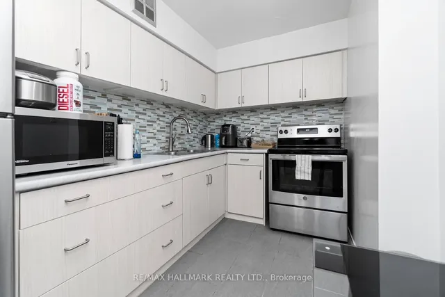 Additional image 4 of 89 Mccaul St Unit 417