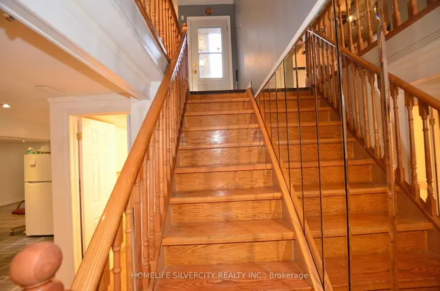 Additional image 37 of 35 Geneva Cres