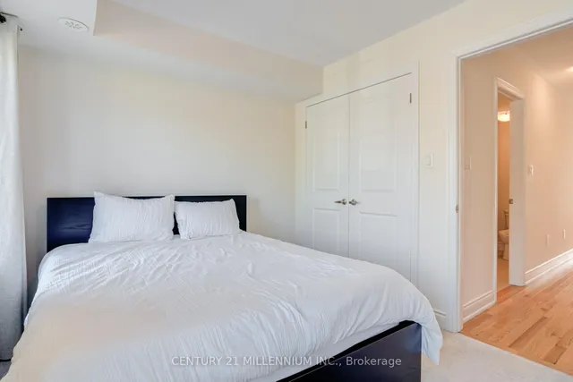 Additional image 23 of 1044A Islington Ave