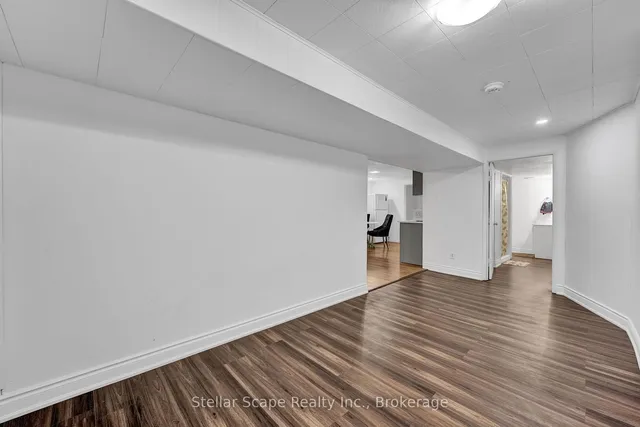 Additional image 27 of 42 Tupper Cres