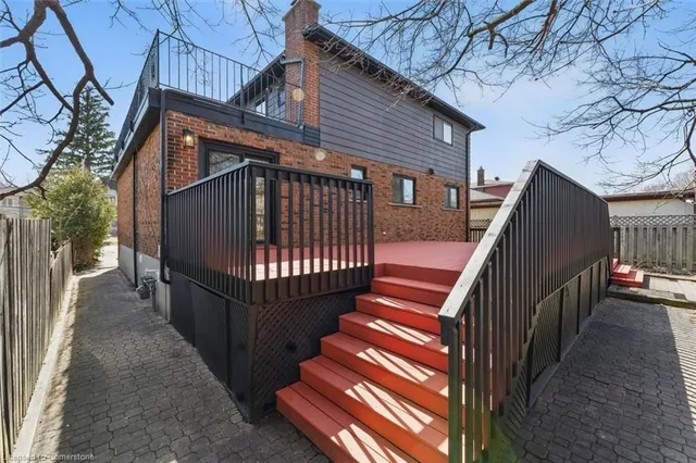 Additional image 42 of 90 Euclid Ave