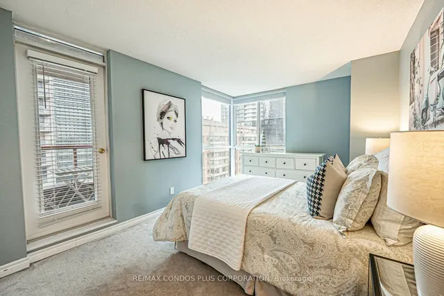 Additional image 14 of 736 Bay St Unit 1810