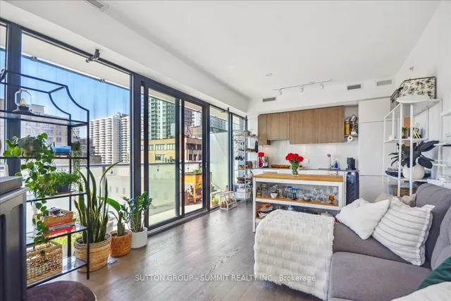 Additional image 23 of 161 Roehampton Ave Unit 1010