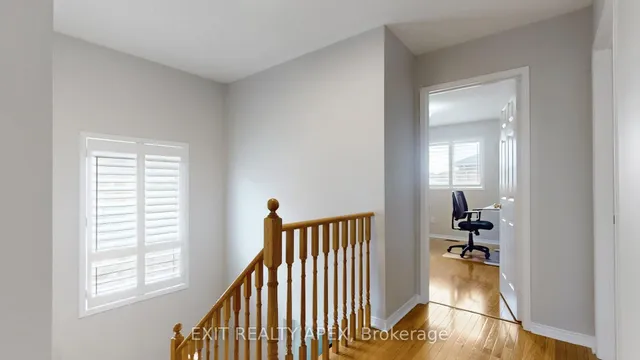 Additional image 20 of 77 Commodore Dr