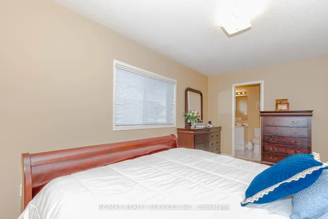 Additional image 27 of 66 Viceroy Cres