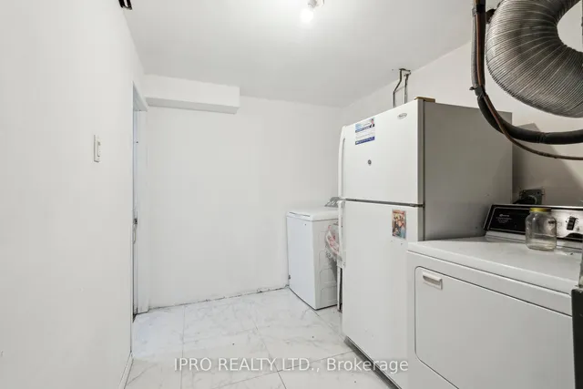 Additional image 36 of 15 Fallen Oak Crt