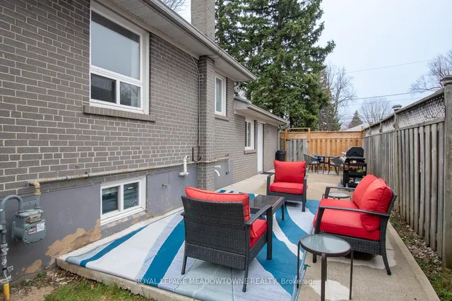 Additional image 33 of 137 Wakefield Rd