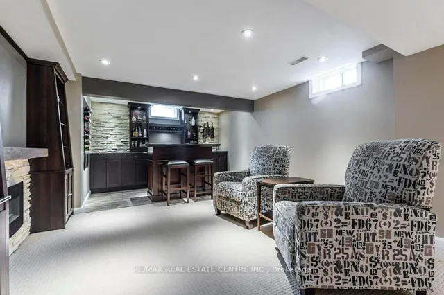 Additional image 37 of 46 Livingston Rd