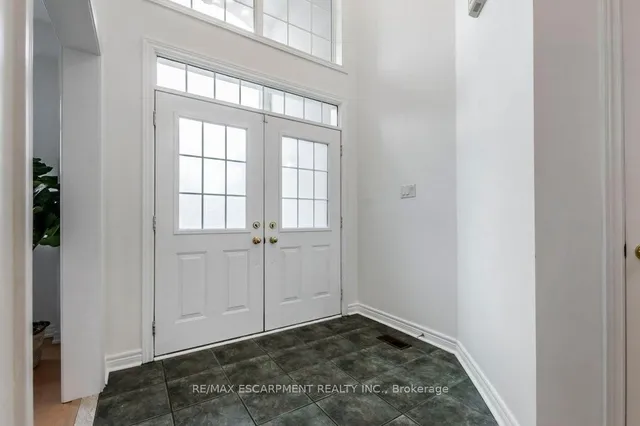 Additional image 7 of 8 Hackney Crt