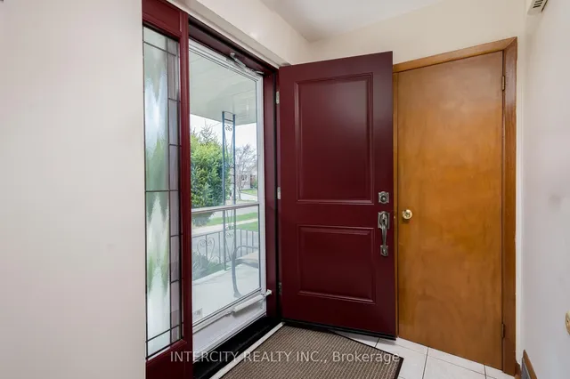 Additional image 5 of 852 Glencairn Ave