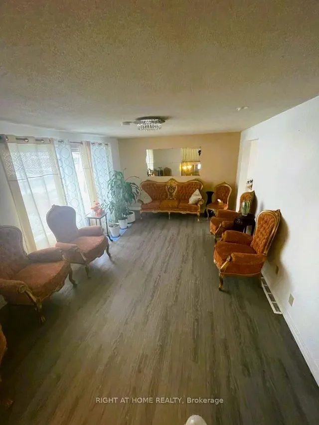 Additional image 20 of 72 Underhill Cres