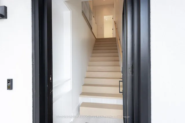 Additional image 2 of 33 Lanark Ave