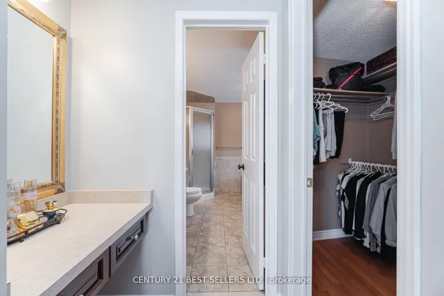 Additional image 27 of 657 Savoy Cres