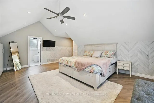 Additional image 24 of 693 King Rd