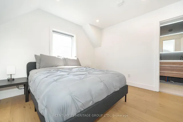 Additional image 16 of 48 DENVALE Rd