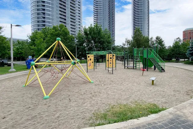 Additional image 41 of 151 Village Green Sq Unit 501