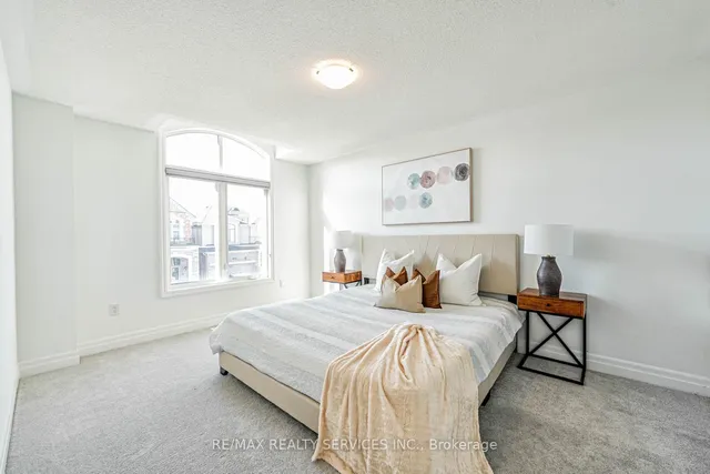 Additional image 29 of 462 Violet Gate