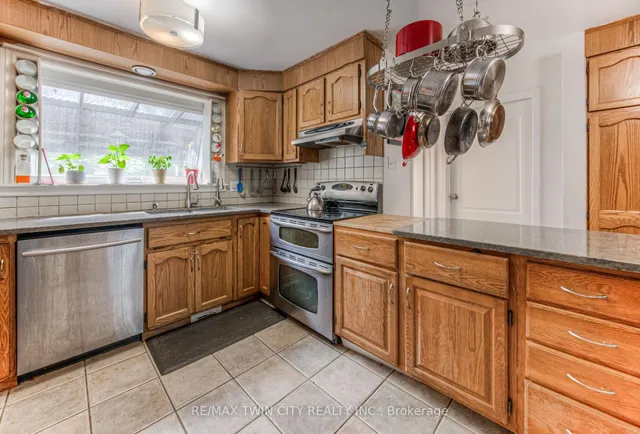 Additional image 15 of 92 Pinehurst Cres