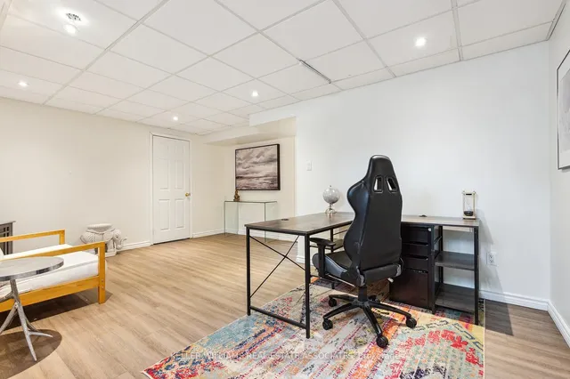 Additional image 33 of 656 Laurier Ave