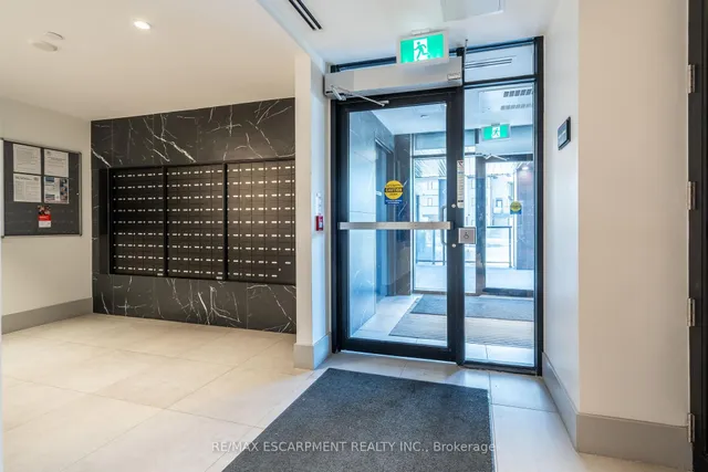 Additional image 30 of 600 North Service Rd Unit 613