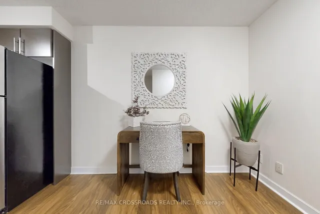 Additional image 8 of 33 Bay St Unit 813