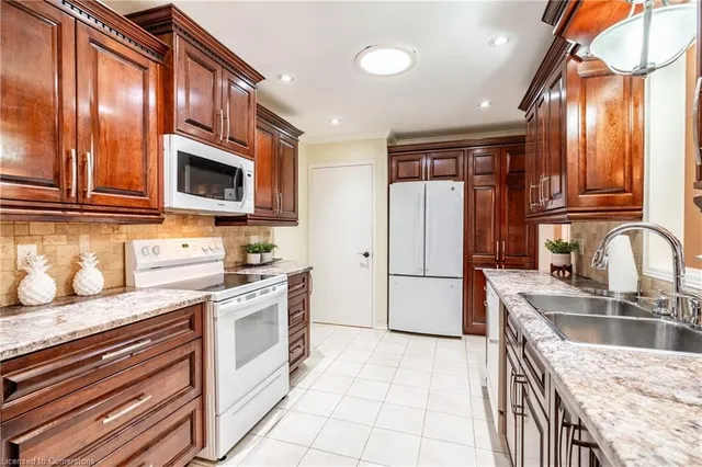 Additional image 14 of 222 Silverbirch Blvd