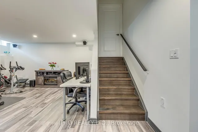 Additional image 32 of 11 Trentonian St