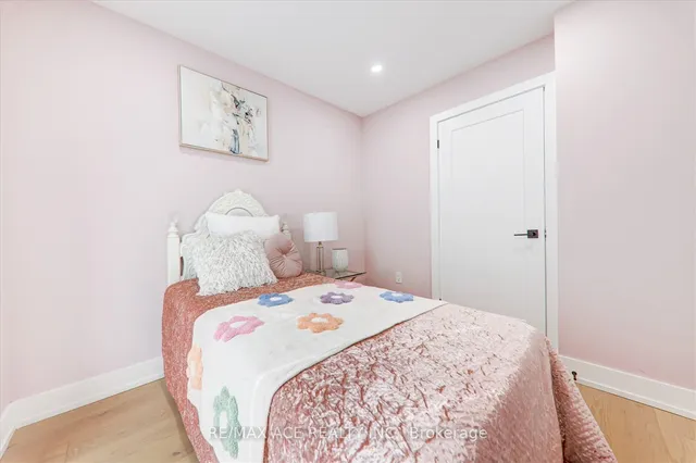 Additional image 20 of 35 Darlingside Dr