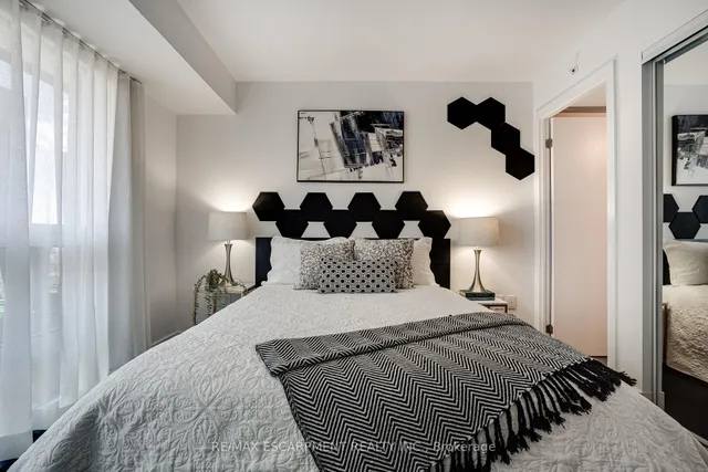 Additional image 26 of 955 BAY St Unit 1809